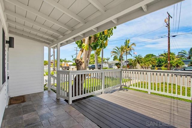 1027 Knowles Ave, Carlsbad, CA 92008