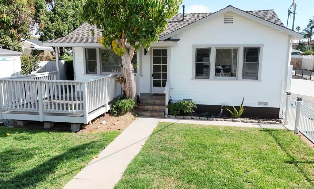 1027 Knowles Ave, Carlsbad, CA 92008