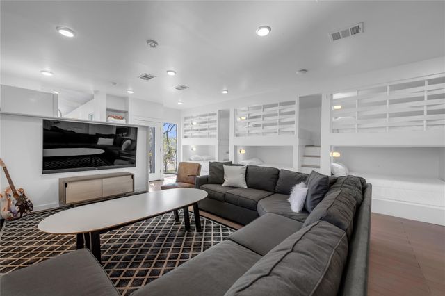 4306 River Oaks DR, Kingsland, TX 78639