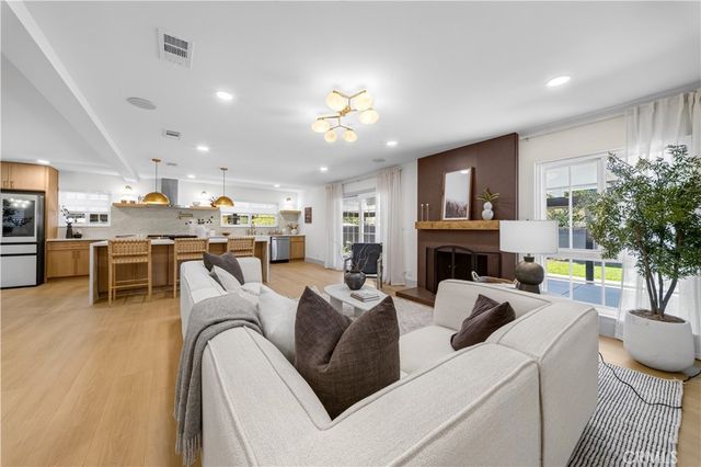402 Hillcrest, Placentia, CA 92870