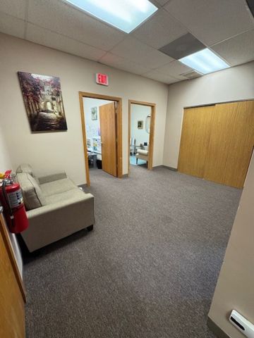 925 N Plum Grove Road, Schaumburg, IL 60173