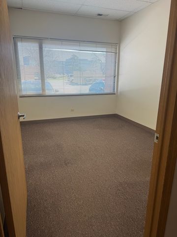 925 N Plum Grove Road, Schaumburg, IL 60173