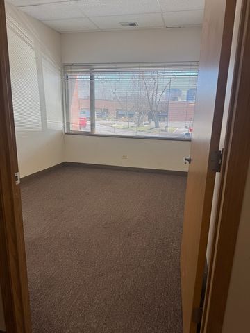 925 N Plum Grove Road, Schaumburg, IL 60173