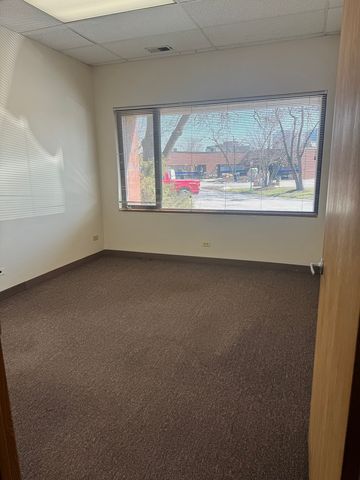 925 N Plum Grove Road, Schaumburg, IL 60173