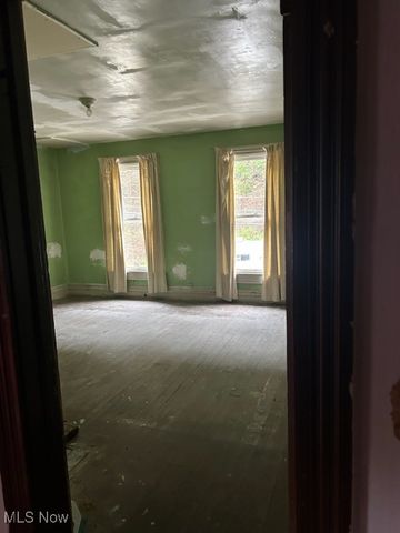 1055 Wilson Avenue, Steubenville, OH 43952