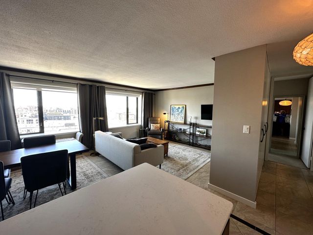 15 S 1st Street A1409, Minneapolis, MN 55401