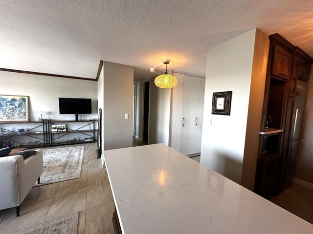 15 S 1st Street A1409, Minneapolis, MN 55401