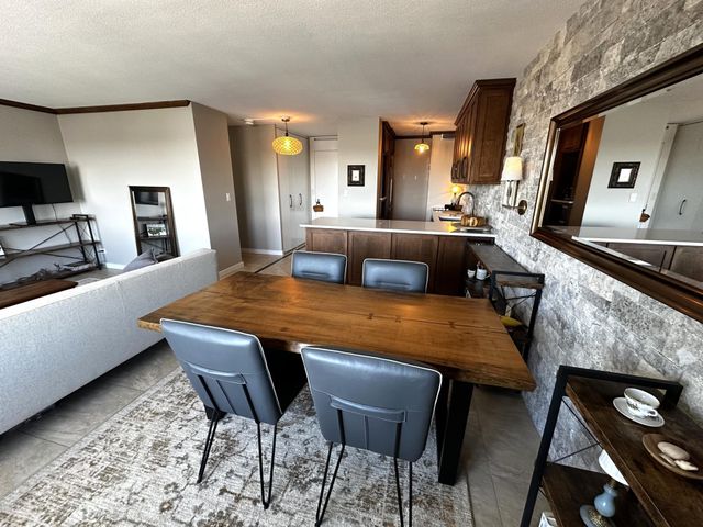 15 S 1st Street A1409, Minneapolis, MN 55401