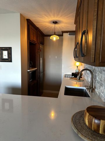 15 S 1st Street A1409, Minneapolis, MN 55401