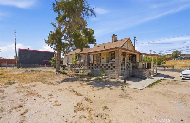 15604 6th, Victorville, CA 92395