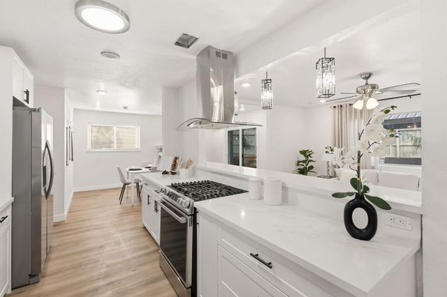 6004 Len Ct, Citrus Heights, CA 95621