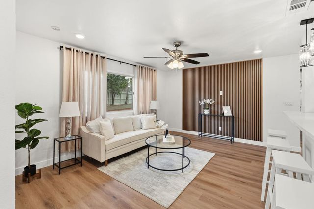 6004 Len Ct, Citrus Heights, CA 95621