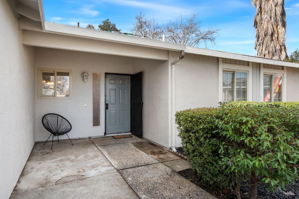 6004 Len Ct, Citrus Heights, CA 95621