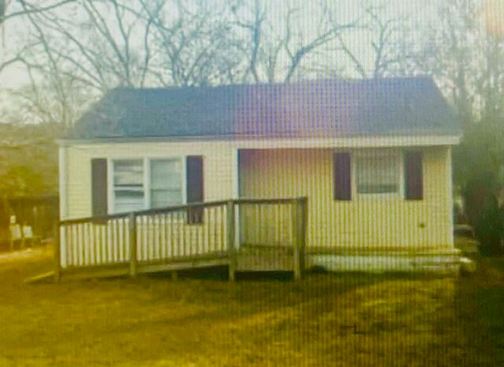 31 Mineola Avenue, Rossville, GA 30741