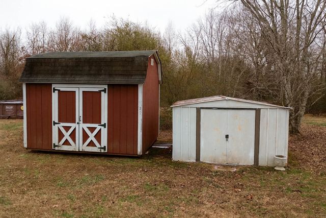 114 Camelot Dr, Hohenwald, TN 38462