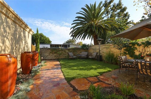 486 Locust Street, Laguna Beach, CA 92651