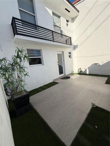 1955 NE 123rd St, North Miami, FL 33181