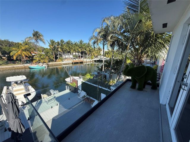 1955 NE 123rd St, North Miami, FL 33181