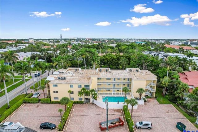 900 8th AVE S # 102, Naples, FL 34102