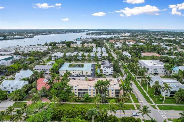 900 8th AVE S # 102, Naples, FL 34102