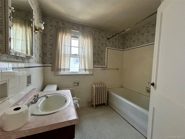 45 Berry Street, Lynbrook, NY 11563