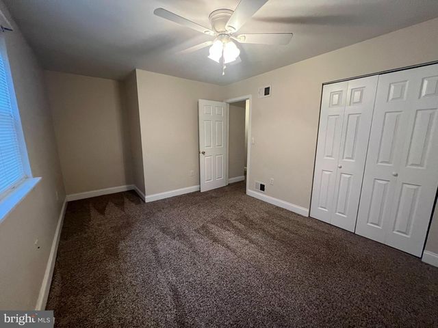 3130 GLEN HOLLOW DR, Dover, PA 17315