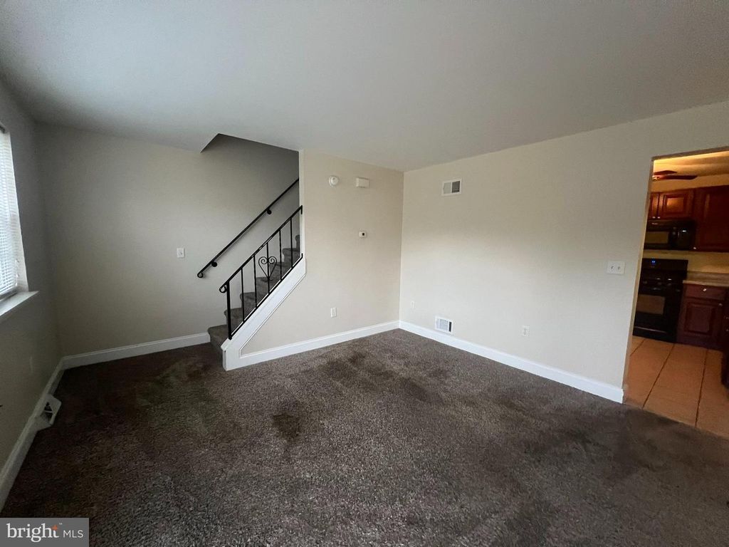 3130 GLEN HOLLOW DR, Dover, PA 17315
