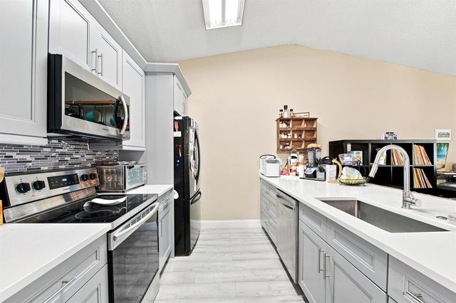 18 WINCHMORE Lane, Boynton Beach, FL 33426