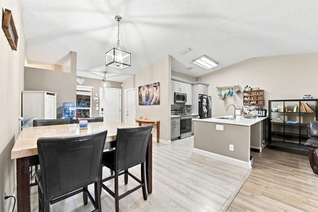 18 WINCHMORE Lane, Boynton Beach, FL 33426