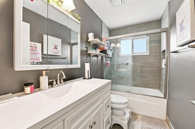 18 WINCHMORE Lane, Boynton Beach, FL 33426