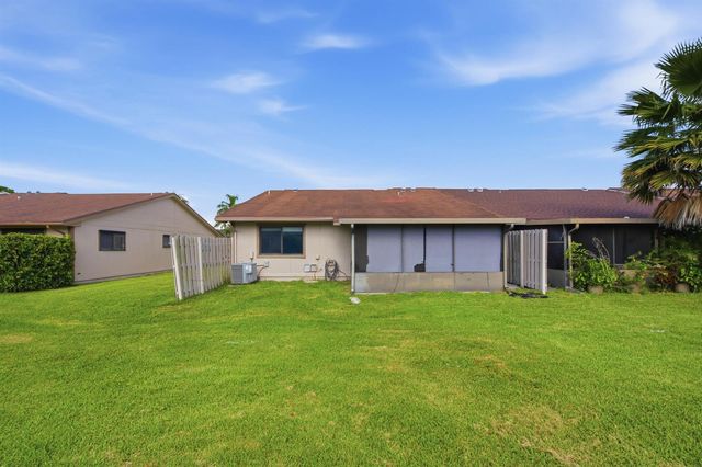 18 WINCHMORE Lane, Boynton Beach, FL 33426