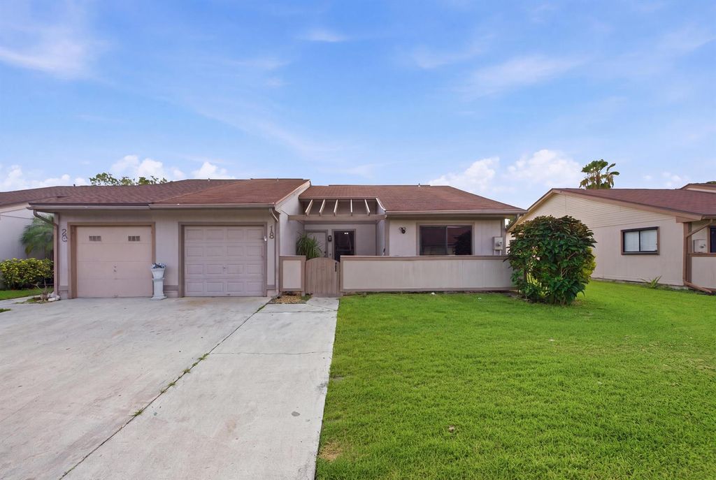 18 WINCHMORE Lane, Boynton Beach, FL 33426