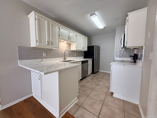 16611 WOLF RIDGE ST, San Antonio, TX 78247