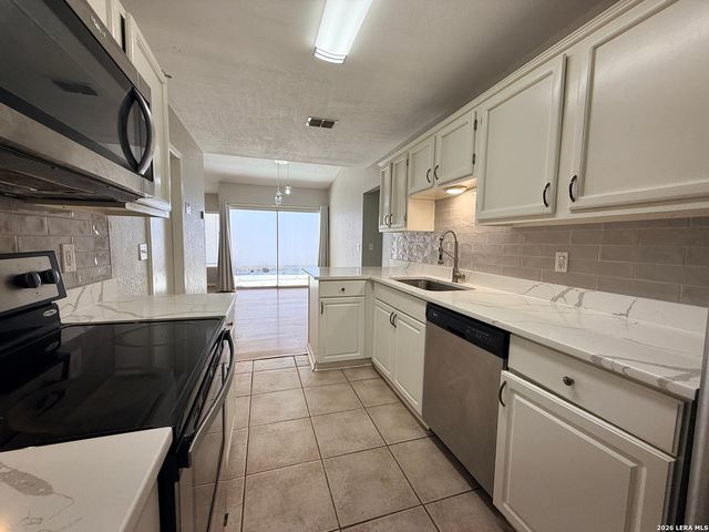 16611 WOLF RIDGE ST, San Antonio, TX 78247