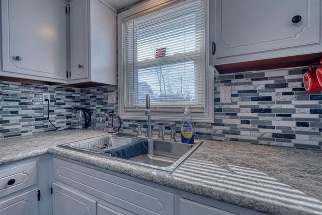 326 W Vine Street, Oakland City, IN 47660