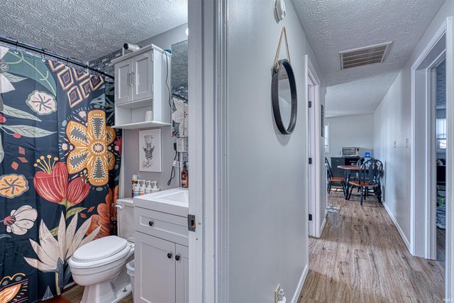 326 W Vine Street, Oakland City, IN 47660