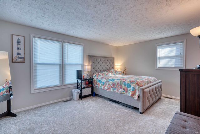 326 W Vine Street, Oakland City, IN 47660