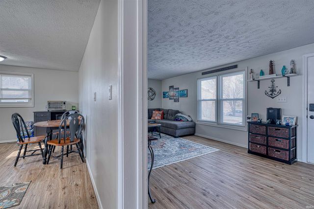 326 W Vine Street, Oakland City, IN 47660