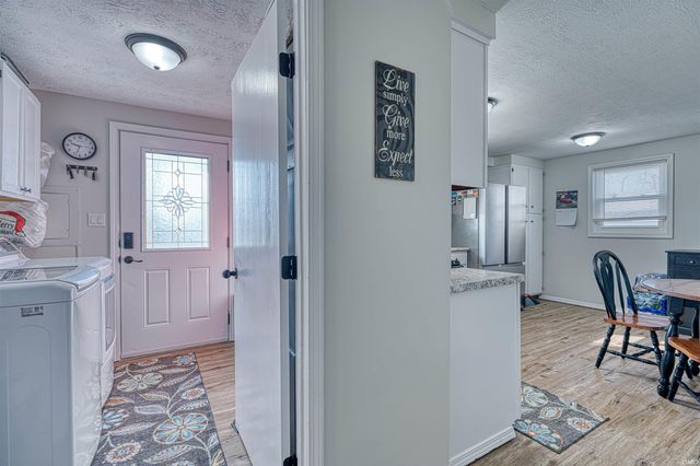 326 W Vine Street, Oakland City, IN 47660