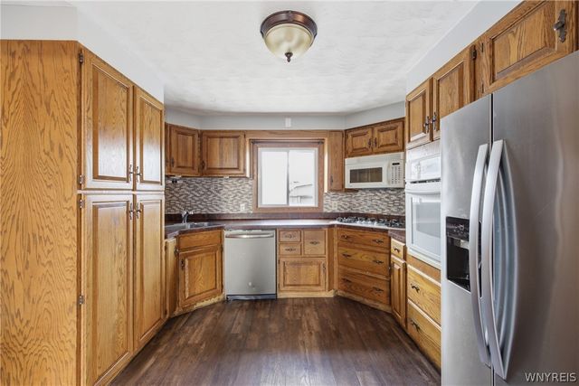 155 Fieldcrest Court, West Seneca, NY 14224