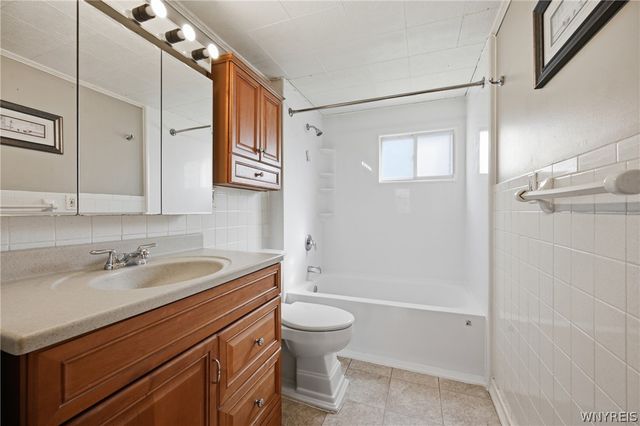 155 Fieldcrest Court, West Seneca, NY 14224