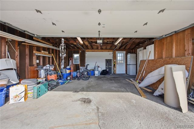 155 Fieldcrest Court, West Seneca, NY 14224