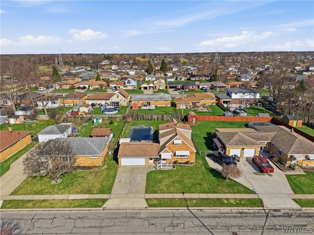 155 Fieldcrest Court, West Seneca, NY 14224