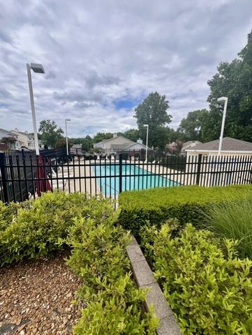 40 Rolling Meadows Dr, Goodlettsville, TN 37072