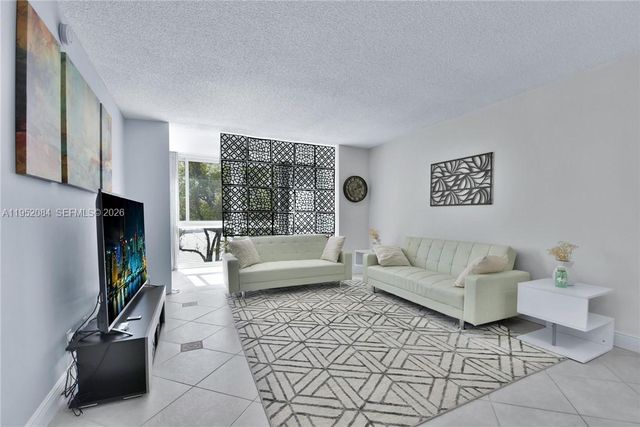 2999 NW 48th Ave 438, Lauderdale Lakes, FL 33313