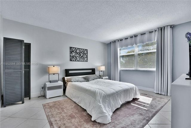 2999 NW 48th Ave 438, Lauderdale Lakes, FL 33313