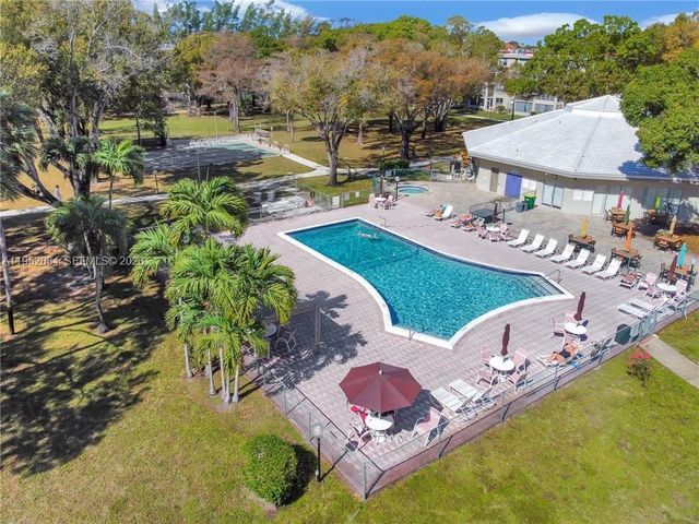 2999 NW 48th Ave 438, Lauderdale Lakes, FL 33313