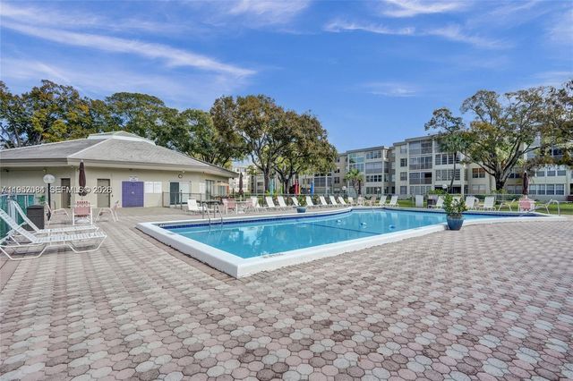 2999 NW 48th Ave 438, Lauderdale Lakes, FL 33313