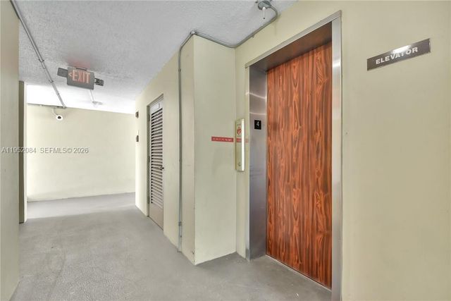 2999 NW 48th Ave 438, Lauderdale Lakes, FL 33313