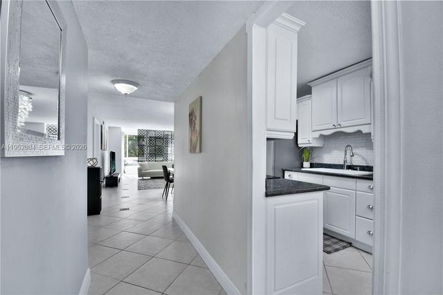 2999 NW 48th Ave 438, Lauderdale Lakes, FL 33313